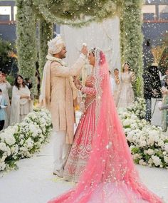 Lehenga Bollywood, Jaipur Wedding, Latest Bridal Lehenga Designs, Bridal Lehenga Designs, Latest Bridal Lehenga, Grand Wedding, Wedding Lehenga Designs, Bridal Poses, Indian Dresses Traditional