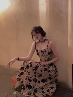 Floral Strap Midi Dress Strap Prom Dress, Elegant Vintage Dresses, Prom Dress Elegant, Cloth Designs, Girly Clothes, Prom Dresses Elegant, Whimsy Goth, Spaghetti Strap Prom Dress, Foto Tips