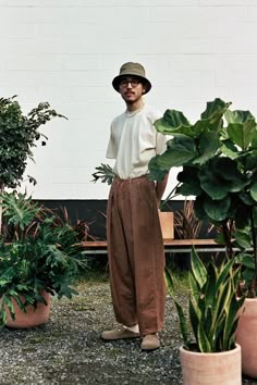 STORY mfg. Lush Jeans - Bark Brown Summer Cotton Parachute Pants With Belt Loops, Mens Outfit Inspiration, Looks Street Style, Natural Fibres, Men Fashion Casual Outfits, Streetwear Men Outfits, Organic Materials, Mens Streetwear, Retro Outfits