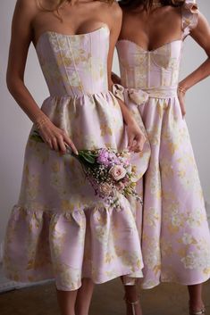 Introducing The Virginia Dress! She's the perfect midi-length dress featuring all things classy and elegant. She's made in our Light Lilac Baroque Floral brocade and flaunts a flirty side-front slit. Fall in love with beautiful boning details at the bodice, a stunningly laced corset back, and the sweetest gathered bottom ruffle tier for any and all occasions. *This item is FINAL SALE. No returns or exchanges. Please email us at love@vchapmanstudio.com for assistance with sizing! Bregje is 5'9.5" Debut Inspiration, Floral Puff Sleeve Dress, Grad Outfits, Baroque Floral, Derby Outfits, Light Lilac, Fashion Queen, Classy And Elegant, Tea Party Dress