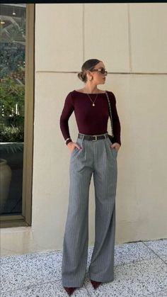 Neutrals Work Outfit, Outfits With Trousers Classy, Winter Semi Casual Outfit Women, Dressing For Inverted Triangle Body Type, Light Summer Fall Outfits, Mid 20s Outfits, Mid 20s Fashion Outfits, Grown Woman Aesthetic, Realtor Fits