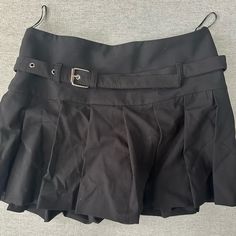 Size Xs Never Worn Zara Black Skirt, Zara Skirts, Zara Black, Black Skirt, Womens Skirt, Zara, Skirt, Tags, Women Shopping