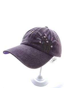 Hand Embroidery Lavender and Bee Hat Purple Denim Cap Floral - Etsy Casual Purple Visor Baseball Cap, Purple Cotton Baseball Cap With Curved Brim, Purple Cotton Baseball Cap, Spring Purple Snapback Baseball Cap, Casual Purple Baseball Cap With Curved Brim, Purple Snapback Baseball Cap For Spring, Casual Purple Cap, Summer Cotton Hat With Embroidered Patch, Spring Cotton Brimmed Baseball Cap