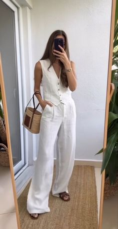 Hotel Lunch Outfit, Chic White Linen Pants, Elegant Neutral Linen Pants, Chic Neutral Linen Bottoms, Old Money Linen Pants, White Linen Summer Sets, Dubai Clothes, Line Outfit, Semi Formal Outfits