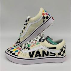 Black Platform Vans, Social Perception, Vans Shoes Old Skool, Tenis Air Force, White Slip On Vans, Dream Shoe Closet, Vans Slip On Shoes, Brown Womens Shoes, Vans Yellow