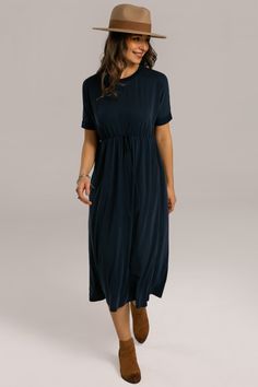 Blue Rolled Short Sleeve Round Neck Elastic Waist Midi Dress With Pockets - Petallush Dresses Midi Casual, Casual Blue Dress With Pockets, Sahm Outfits, Sunday Fashion, Knee Length Floral Dress, Women's Dresses Casual, Summer Dresses Knee Length, Midi Dress With Pockets, Embroidered Midi Dress