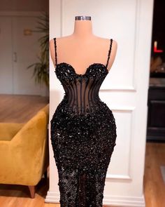 Staff Awards, Fire Dress, Women Gown, Dinner Wear, Homecoming Ideas, Black Party Dress, Formal Fashion, Prom Queen, Dress Closet