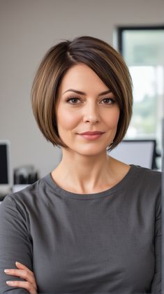 23 Discover the Best Bob Haircuts for Women: Styles for Every Face Shape and Hair Type in 2024 Hair Highlights For Short Hair, How To Style Thinning Hair Women, Fall Haircuts, Best Bob Haircuts, Bob Cuts, Color Highlights, Sleek Bob