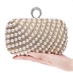 Pearl diamond-studded evening bag evening bag Check more at https://sultanbox.com/product/pearl-diamond-studded-evening-bag-evening-bag/ Diamond Finger Ring, Diamond Bag, Prom Clutch, Gold Evening Bag, Casual Clutch, Studded Handbag, Gold Diamond Studs, Clutches For Women