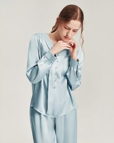 Free Shipping on orders $55+First Order 10 % OFF, CODE: DAISYSILKFREE Scrunchy or Eye Mask Gift on Orders $100+(No Code Needed) Daisysilk’s pajamas/loungewear/robe will make lazy sunday mornings a little bit more luxurious. Cut from pure mulberry silk, this two-piece has a camp collar and one patch pocket traced with traditional piping, and two side pockets for your essentials. The relaxed fit and elasticated waistband ensure the trousers won't feel restrictive when you're sleeping. Material: 10 Luxury Pajamas, Silk Bonnet, Mulberry Silk Fabric, Silk Sleepwear, Silk Accessories, Silk Pajamas, Pajama Shirt, Mens Pajamas, Blue Jacket