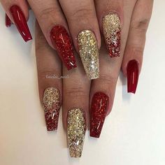 Red And Gold Nail Designs, Sparkly Christmas Nails, Gold Coffin Nails, Nail Art Noel, Red And Gold Nails, Art Designs Ideas, Gold Nail Designs