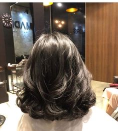 Lob With Layers Thick Hair, Black Layered Hair Short, Shoulder Length Hair Cuts Wavy, Shoulder Length Blowout Hair, Blowout Hair Short Shoulder Length, Shoulder Length Hair Blowout, Layers On Short Hair, 90s Lob, Short Hair Blowout