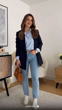 Business Casual Jeans, Jeans Outfit For Work, Chic Work Outfit, Outfits Con Jeans, Business Professional Outfits, Business Attire Women, Blazer Outfits For Women, Outfits For Work, Corporate Attire