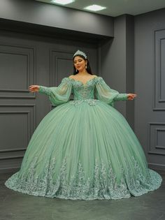 Green Ball Gown Quinceanera Dress For Wedding, Green Princess Tulle Quinceanera Dress, Green Ball Gown For Sweet 16 Quinceanera, Elegant Green Gown For Sweet 16, Fitted Wedding Dress For Quinceanera, Green Fitted Bodice Evening Dress For Quinceanera, Elegant Green Quinceanera Dress, Quinceanera Dress Green, Enchanted Quince