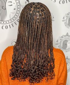 Hair Plaiting Styles For Black Women, Shoulder Box Braids Medium Length, Knotless Braids With Curly Ends Shoulder Length, 2023 Box Braids For Black Women, Noteless Braids Black Short, Noteless Braids Black With Curls, Small Knotless Box Braids Short Length, Short Brown Knotless Braids, Short Knotless Box Braids Hairstyles