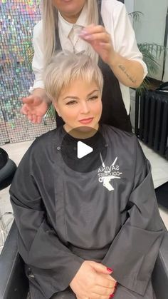 Short Hair Back View, Short Hair Back, Short Shaved Hairstyles, Hoco Hair Ideas Curls, Short Hair Undercut, Curly Hair Women, Very Short Hair, Haircuts Straight Hair