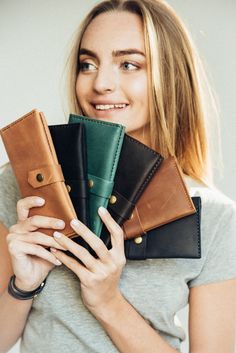 "SPECIAL OFFER Save up to 40% with our custom gift box with long leather wallet, leather bracelet, passport holder and personalized keychain! Follow this link to find more information: http://www.etsy.com/listing/963512386/gift-box-personalized-leather-wallet?utm_source=etsy&utm_medium=description&utm_campaign=gift_box&utm_content=link&utm_term=giftbox Custom Deboss Initial on Light Brown Bifold Women's Leather Wallet. Handmade item for you! This woman wallet is made of 100% Full Womens Leather Wallet, Full Grain Leather Wallet, Brown Plain, Handmade Personalized Gifts, Personalized Leather Wallet, Engraved Wallet, 3rd Anniversary Gifts, Womens Wallet, Custom Wallet