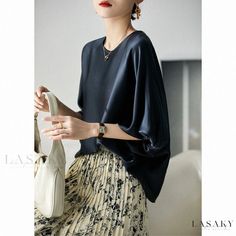 Lasaky - Lightweight Luxury Blouse with Adjustable Hemline and Sleeve Sleeve Stencil, Batwing Sleeve Blouse, Chic Blouses, Silky Blouse, Fitted Blouses, Sleeves Clothing, Layered Tops, Glam Dresses, Shoulder Design