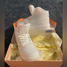 Bnib Only Reason For Selling Is They Are Too Big! High Rise Shoes, White Fashion Sneakers, Tie Dye Shoes, Black Tennis Shoes, How To Dye Shoes, Lifestyle Sneakers, White Running Shoes, Sock Sneakers, Pink Running Shoes