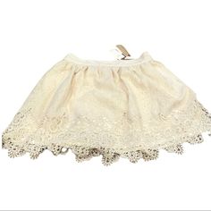 Cream Lace Mini Skirt With Side Pockets Back Zipper And Lined Size 8 New With Tags Casual Lace Skirt For Beach, Casual Stretch Lace Skirt, Lace Lined Skirt For Day Out, Casual Mini Lace Skirt, Casual Skirted Lace Bottoms, Casual Lace Skirted Bottoms, Casual Lace Mini Skirt, Casual Cream Party Skirt, Lace Mini Skirt