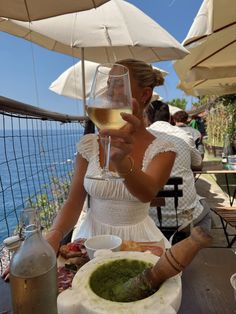 Wine in Italy Wine Tour Dress, Italian Winery Outfit, Winery Poses, Cinque Terre Outfit, Wine Tour Outfit, Picnic Photos, Vineyard Outfit