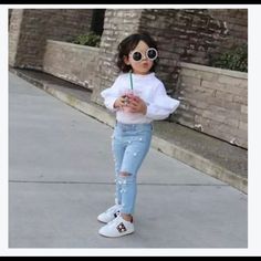 Pearl Pants Trendy Stretch Jeans, Playful White Bottoms For Fall, Cute Spring Denim Pants, Kids Denim Outfit, Pearl Jeans, Lavender Shoes, Baby Girl Outfit Ideas, Fashion Baby Girl, Girl Outfit Ideas