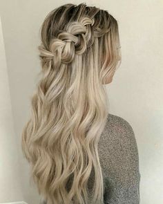 Bridesmaid Hair Long, Fotografi Vintage, Bridesmaid Hairstyles, Long Blonde, Hair Crush, Facial Features, Half Up Hair, Braids For Long Hair