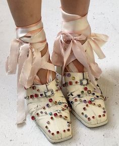 Dream Shoes, Mode Inspiration, Cute Shoes, Look Fashion, Fashion Inspo Outfits, Me Too Shoes, High Fashion, Style Me, What To Wear