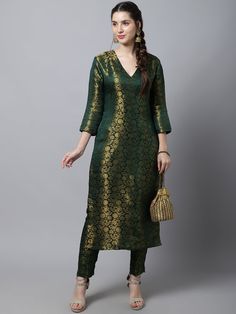 Straight Kurti Designs, Straight Kurti, Kurti Designs Latest, Gold Clutch, Kurta Designs Women, Designer Party Wear Dresses