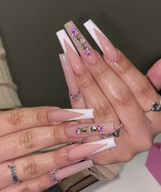 Rachet Nails Long, Latina Acrylic Nails Medium, Long Square Acrylic Nails Latina, Nail Designs Latina, Long Latina Nails, Birthday Nails Inspo Long, White French Tips With Rhinestones, Baddie Long Nails, Baddie Birthday Nails Long