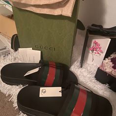 Black Rubber With Green And Red Web Molded Rubber Footbed Rubber Sole Flat Made In Italy Complete Inclusions. Gucci Slides Women, Gucci Platform Sandals, Gucci Flip Flops, Braided Leather Sandals, Silver Strappy Heels, Gucci Slides, Red Web, Gucci Brand, Coach Tote Bags