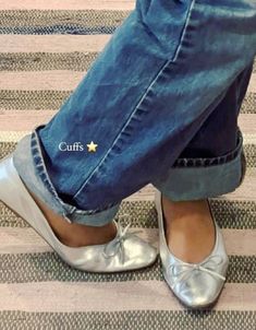 Ballet Flats Outfit, Silver Ballet Flats, Dr Shoes, Quoi Porter, Flats Outfit, Paris Mode, Ballerina Shoes