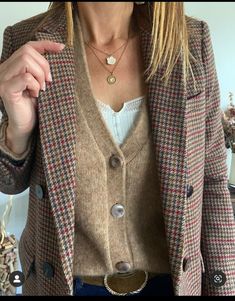 Clothes For Women Over 50, Fall Wardrobe Essentials, Blazer Jeans, Instagram Look, Winter Dress, Blazer Outfits, Fashion Week Street Style, Classic Outfits, Winter Outfit