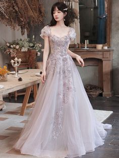 Pretty Prom Dresses Long, Prom Dress Korean, Tulle Formal Dress, Prom Dress Tulle, Khaki Pants Women, Outfit Retro, Summer Pants Women, Dresses Formal Elegant, Dress Korean