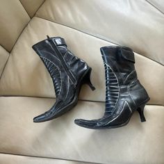 Size 36 Matrix Vibe Moto Style, Leather Moto, Kitten Heel, Shoes Heels Boots, Matrix, Shoes Women Heels, Heeled Boots, Kitten Heels, Ankle Boot