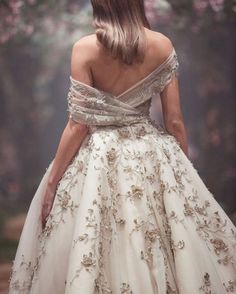 Paolo Sebastian Sebastian Disney, Beautiful Ball, Paolo Sebastian, God's Promise, Amazing Dresses, Dress Colors, Multicultural Wedding, Kampot