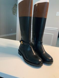 Ralph Lauren pair of black and brown boots high knees. Size 7 medium us Black And Brown Boots, Ralph Lauren Boots, Boots High, High Knees, Brown Boots, Boot Shoes Women, Riding Boots, Black And Brown, Womens Boots