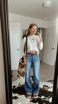 Straight Leg Jeans Outfits Country, Cuffed Jeans Outfit Western, Bootcut Jeans Outfit Western, Modern Western Outfits Women, Casual Western Outfits For Women, Trouser Jeans Outfit, Boho Country Outfits, Gift Ideas For Siblings, Western Casual Outfits