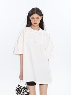 size Clothing length Bust Shoulder width Sleeve length M 69 114 53 23 L 70 118 55 24 XL 71 122 57 25 Size: M L XLStyle: StreetCollar: Round neckMain color: black whiteSeason: SpringYear Season: Spring 2023Sleeve length: Short sleevesThickness: RegularLength: RegularClothing fit: loose fitMaterial composition: Other materials Ribbon Quilt, Pearl Bag, Gift Of Time, Loose Shorts, Quilted Bag, Cute Bags, Metal Zipper, T Shirt Top, Size Clothing