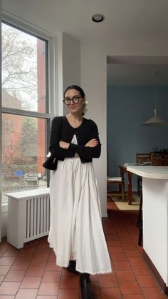 White Skirt Outfit Fall, White Skirt Winter Outfit, Mya Hansel, Simple Modest Outfits, White Skirt Outfit Ideas, Casual Fall Fits, White Skirt Outfit, Simple Outfit Ideas, Fashion Outfits Modest