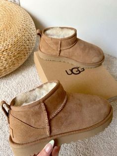 #uggs #shoes #fall Cute Uggs, Stile Blair Waldorf, Pretty Sneakers, Gilmore Girl, Dr Shoes, Preppy Shoes, Pretty Shoes Sneakers, Ugg Classic Ultra Mini, Ugg Mini