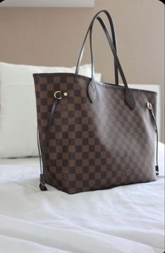 Louis Vuitton bag, designer, purse, luxury, handbag, gift for mom, gift idea, look inspiration, outfit, inspiration, old money, aesthetic, stylish luxury things to buy things to wear outfit for fall Fashion Ideas For Women, Handbags Gucci, Sac Louis Vuitton, Lv Bags, Louis Vuitton Purse, Handbags Designer, Fashion Tote Bag, Lv Handbags, Hermes Handbags