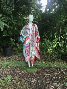 Vintage Designer kaftanTrf  Size m V-neck Kaftan With Boho Print In Patterned Color, Hippie V-neck Boho Print Kaftan, Hippie Boho Print V-neck Kaftan, Bohemian V-neck Kaftan In Multicolor Print, Bohemian Multicolor Print V-neck Kaftan, Dress Clothes For Women, Vintage Designs, Boho Chic, Favorite Outfit