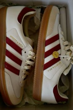 Old Money Sneakers Woman, Old Money Shoes Woman, Old Fashion Shoes, Old Money Shoes, Shoes Samba, Sambas Adidas, Sneakers 2024, Samba Sneakers, Samba Adidas