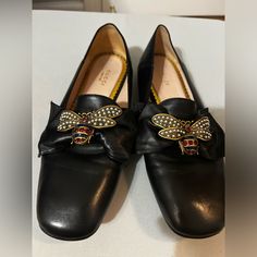 Gucci Leather Loafers Black Faux Pearl Accents, Sylvie Web Accent & Bee Accent Crystal & Bow Accents Round-Toes Size 38, Authentic, Great Condition. Shoes Gucci, Gucci Leather, Gucci Shoes, Leather Loafers, Flat Shoes Women, Loafer Flats, Faux Pearl, Bee, Loafers