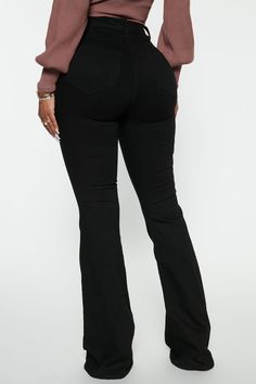 Our sexiest flare jean is offered in a range of washes in a high stretch, super soft fabric that hugs every curve. Fitted in the hips and thighs while flaring at the knee, these jeans elongate the legs and are perfect with a heel. Now offered in a range of washes, colors, and inseams. Available In Multiple Washes Available In Petite 31" Inseam, Regular 34" Inseam, & Tall 37" Inseam High Stretch Denim 11.5" High Rise 22" Flare Leg Opening Faux Front Pockets Functional Back Pockets Disclaimer: Due Denim Style Casual, Curve Jeans, Style Noir, Boot Cut Denim, Jeans Online, Denim Flares, Womens Loungewear, Dark Denim, Black Casual