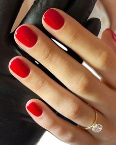 2024 Spring Nails Short, Short Classy Nails Square Oval, Short Round Nails Ideas, Gel Nail Ideas, Spring Nails Ideas, Simple Spring Nails, Simple Fall Nails, Short Gel Nails, Spring Nail Trends