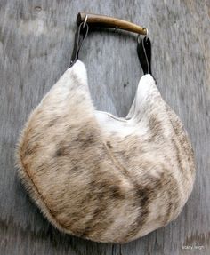 Horn Bag, Cowhide Bag, Concept Clothing, Eclectic Fashion, Girls Bags, Mode Inspiration, Fashion Killa, Fashion Inspo Outfits, Animal Print