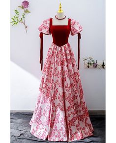 Prom Dress With Square Neck And Corset Back, Square Neck Prom Dress With Corset Back, Square Neck Dresses With Corset Back For Prom, Prom Season Dresses With Corset Back And Square Neck, Aline Prom Dress, Prom Dresses 2022, Prom Formal Dresses, Burgundy Prom, Floral Prom Dresses