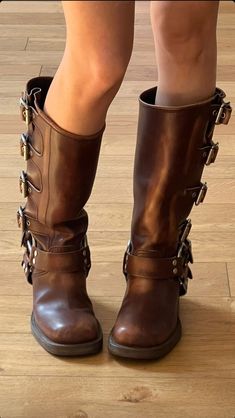 Boots Vintage, Shoe Inspo, Easy Trendy Outfits, Only Shoes, Swag Shoes, Cool Fits, Dream Shoes, Cute Fits, Moto Boots